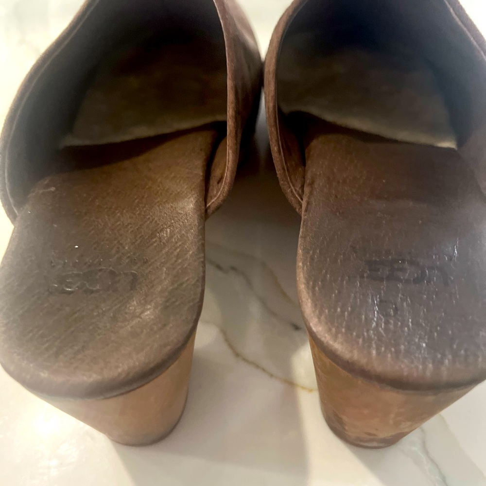 UGG Clogs - Picture 3 of 5